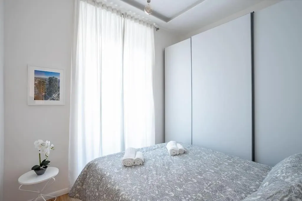 Duomo-Fiera Mi Master Suite Design Wifi+Netflix Milano 0*,  Italia